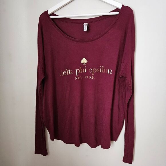 Delta Phi Epsilon Long Sleeve Top Crewneck Burgundy Gold Print Casual DPhiE - Picture 4 of 9
